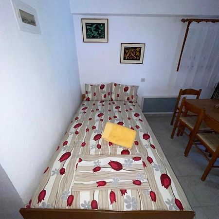 The Square Apartment Maries  ภายนอก รูปภาพ